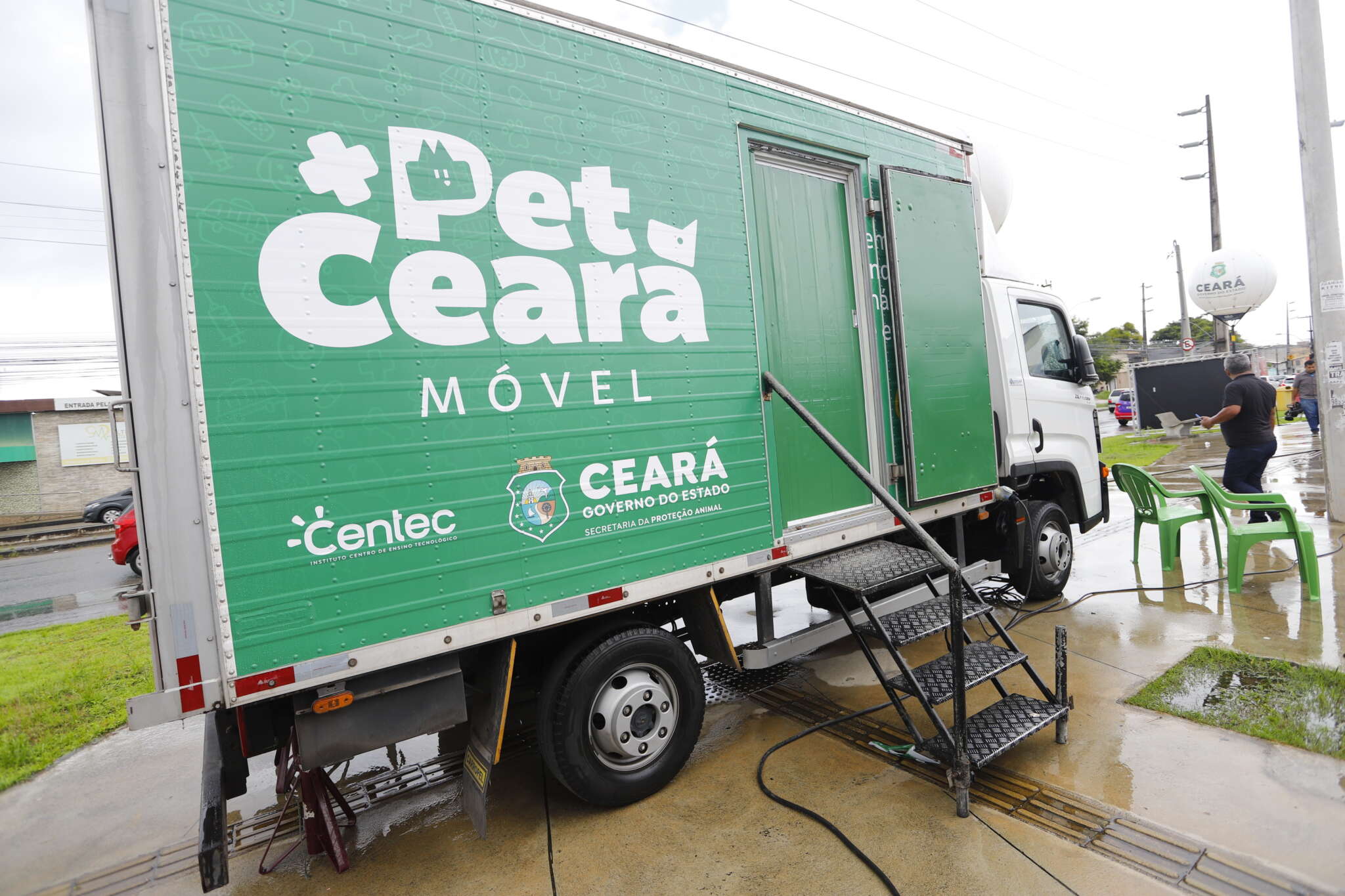 Segunda unidade do Pet Ceará Móvel inicia atividades no bairro Henrique Jorge, em Fortaleza